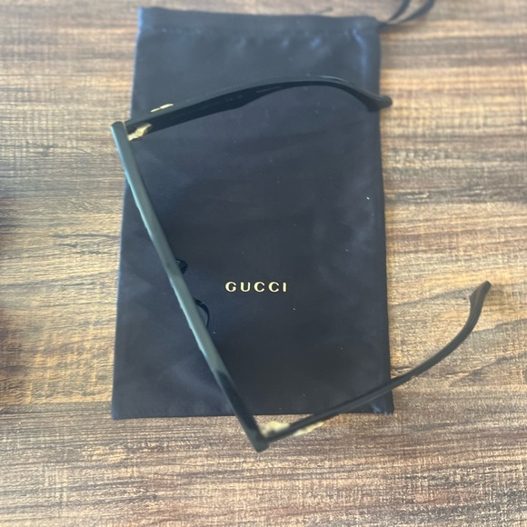 New Condition Gucci Sunglasses - Picture 14 of 16